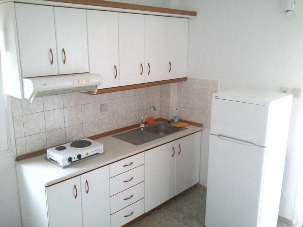 Kalaitzis Apartments Kalyves Polygyrou Bilik gambar