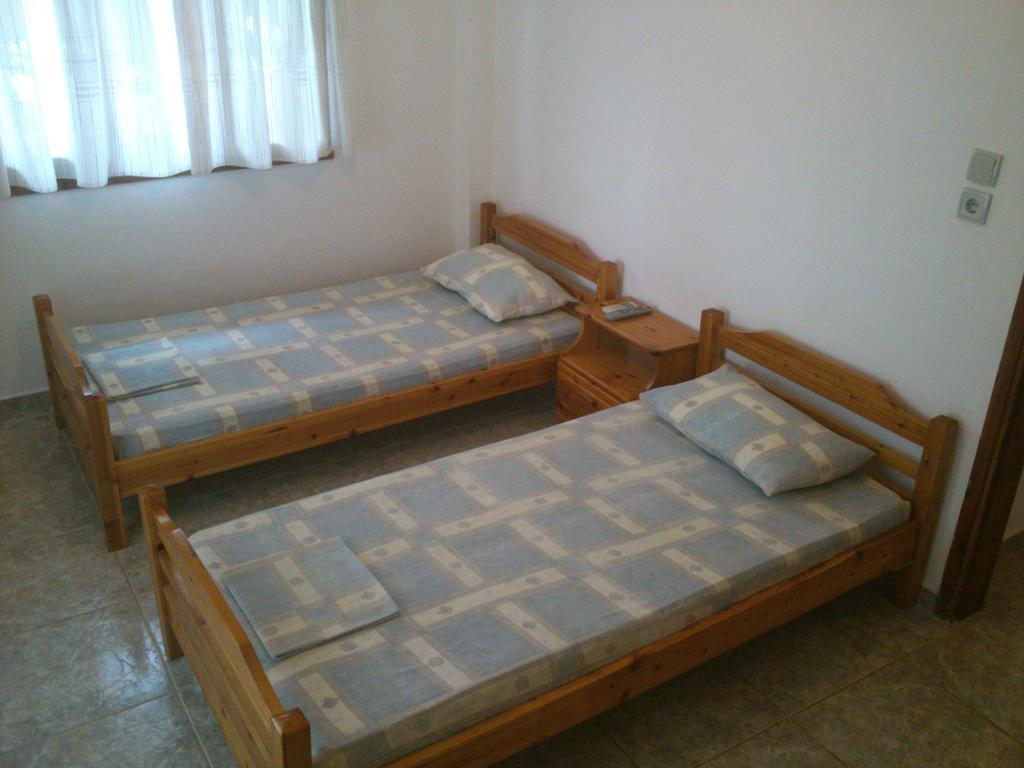 Kalaitzis Apartments Kalyves Polygyrou Bilik gambar
